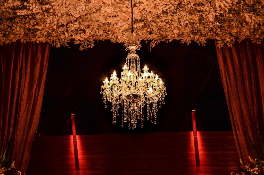 Lustre Vancouver (18 Braços)