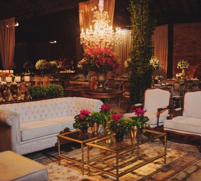 Lounge 19