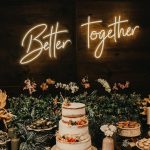 Letreiro “Better Together”
