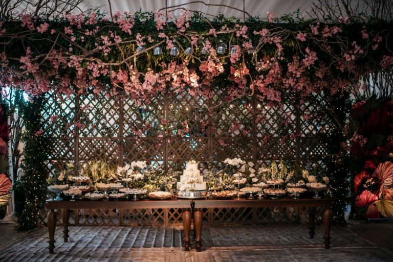 Mesa Beirute Bolo e Doces