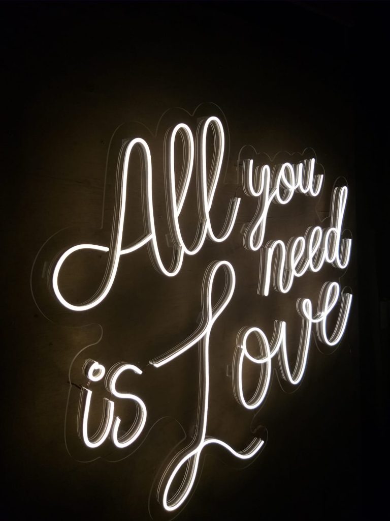 All you need is love (Tudo o que a gente precisa é amor)