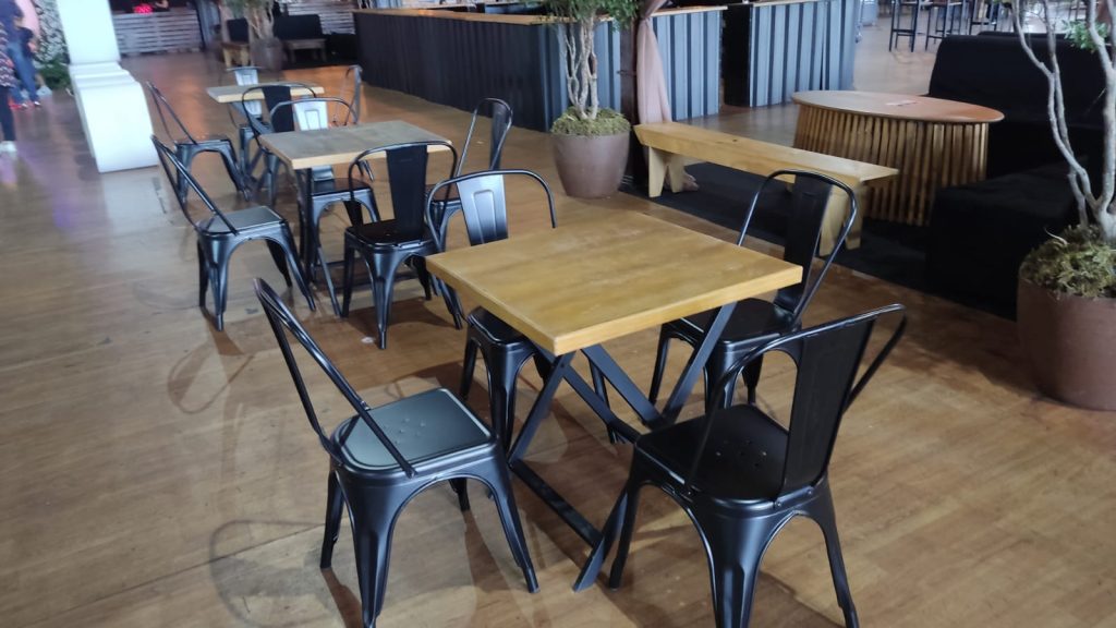 Mesa bistrô industrial dobrável