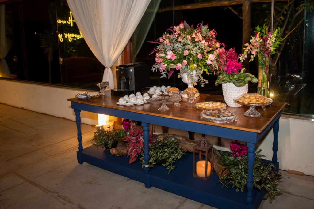 Mesa Colonial Para Pintura Buffet