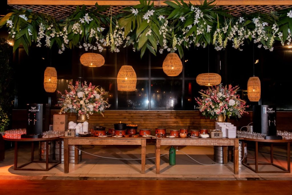 Mesa de Jantar Demolição Buffet