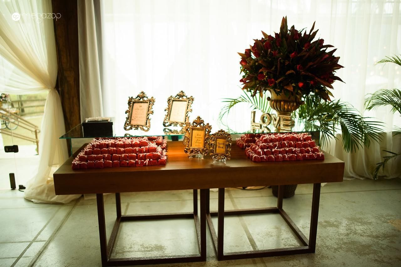 Mesa Box Bronze Borda Alta Buffet