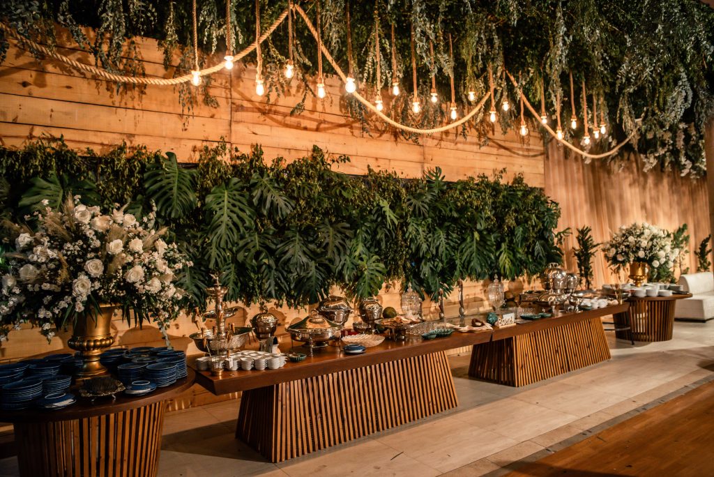 Mesa Chanfrada Ripada 3×1 Buffet